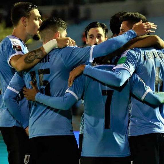 Celebrado el gol de Uruguay